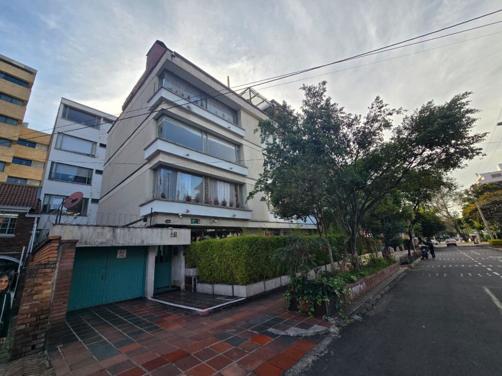 Apartamento en arriendo Cundinamarca Bogotá Quinta Camacho 93 m2 Habitaciones 2 Baños 3 Garajes 1 Precio $3910000