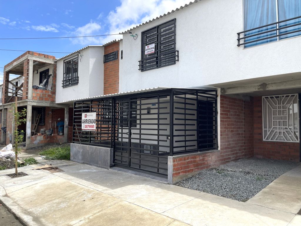 Casa en arriendo Valle Del Cauca Palmira Ub Los Almendros 120 m2 Habitaciones 4 Baños 3 Garajes 1 Precio $1200000