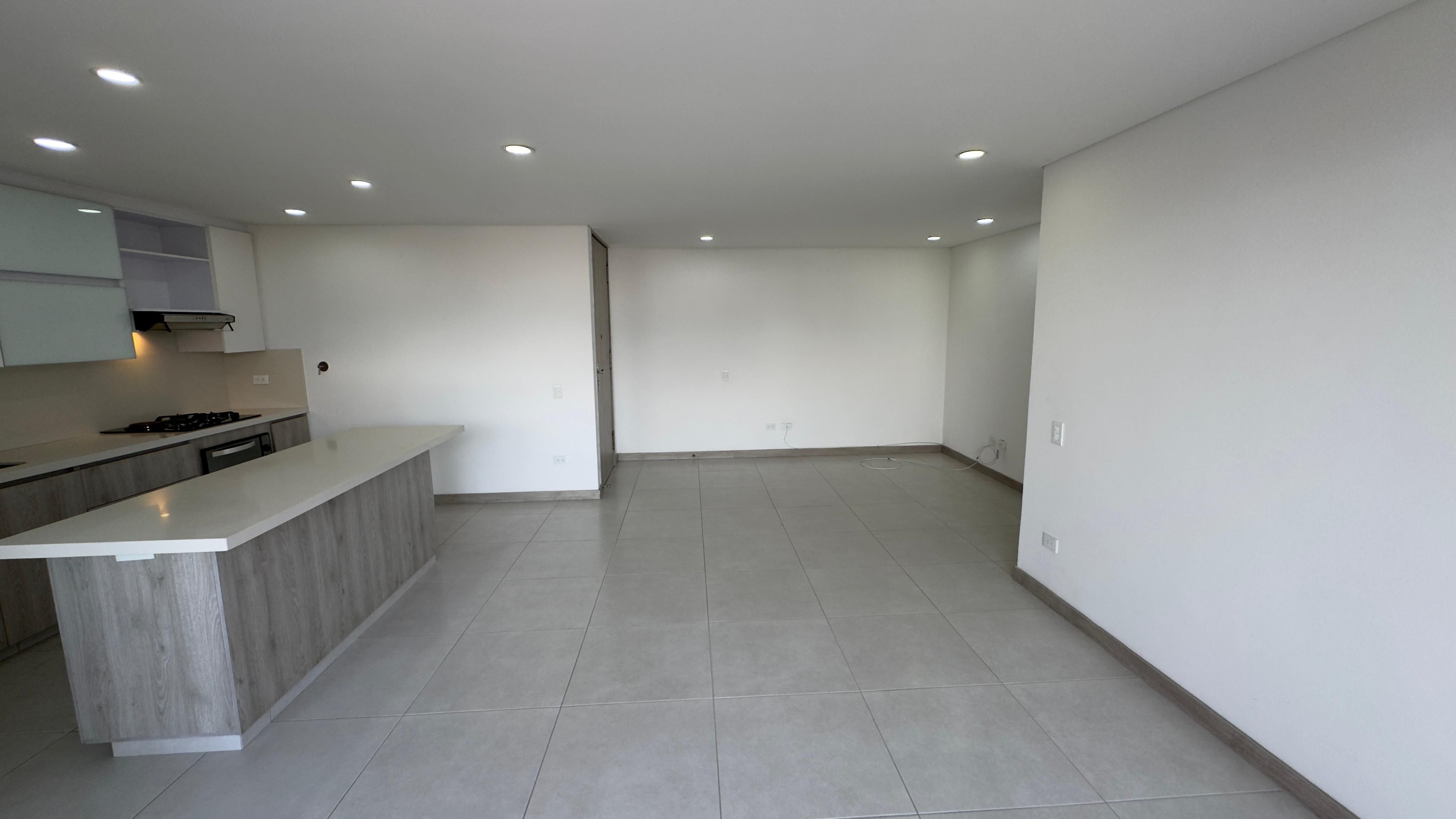 Apartamento en arriendo Antioquia Envigado Pontevedra 80 m2 Habitaciones 2 Baños 3 Garajes 1 Precio $4000000