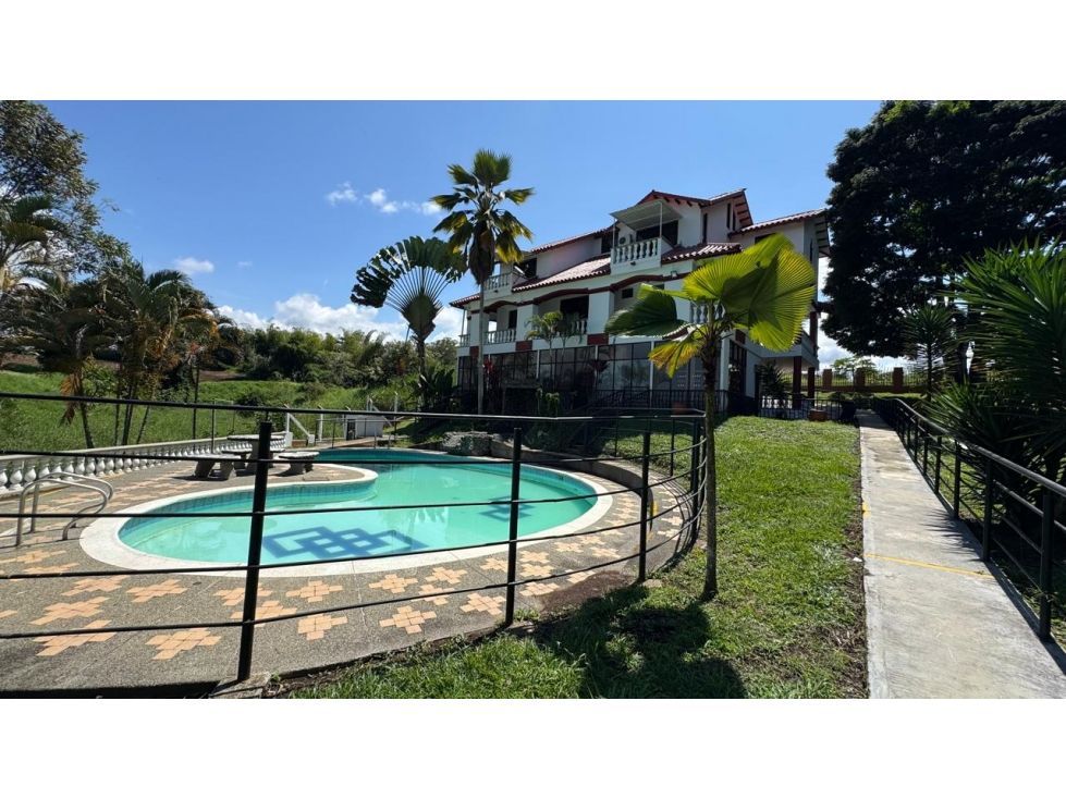 Casa Campestre en venta Risaralda Pereira Pereira 532 m2 Habitaciones 11 Baños 6 Garajes 8 Precio $1600000000