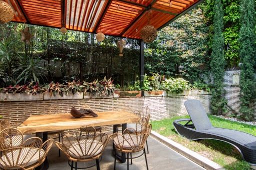 Casa en arriendo Antioquia Medellín La Linde 315 m2 Habitaciones 4 Baños 4 Garajes 2 Precio $15500000