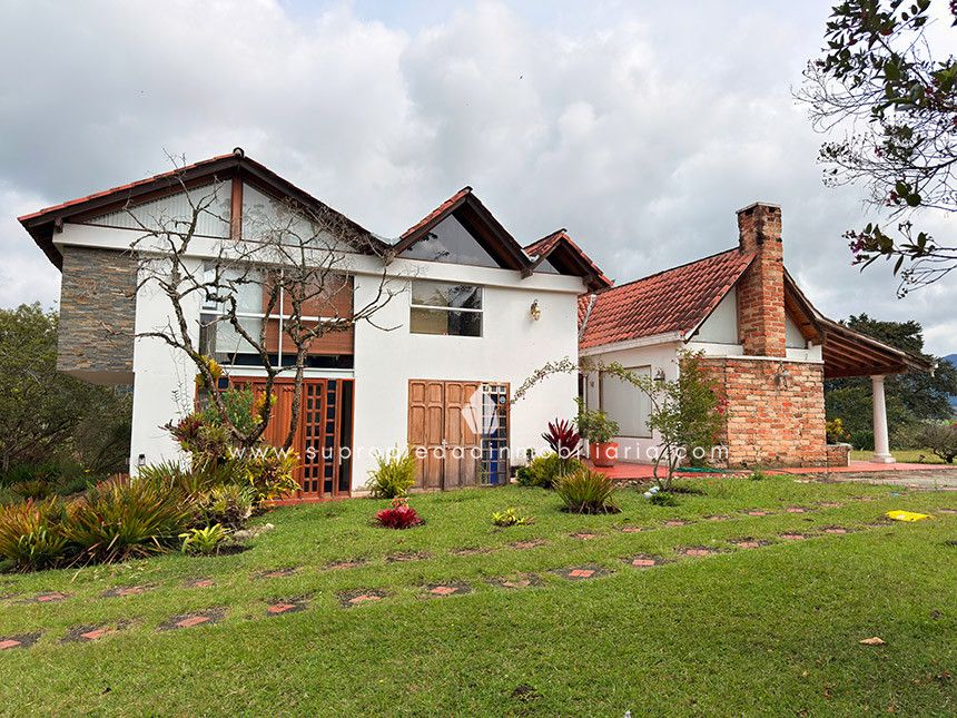 Finca en venta Antioquia La Ceja Centro 280 m2 Habitaciones 3 Baños 2 Garajes 2 Precio $6480000000