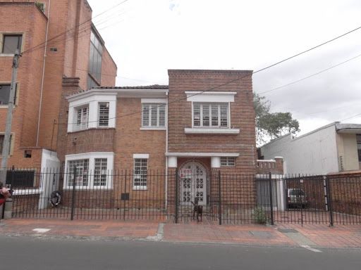 Casa en arriendo Cundinamarca Bogotá Quinta Camacho 338 m2 Habitaciones 4 Baños 3 Garajes 1 Precio $14000000