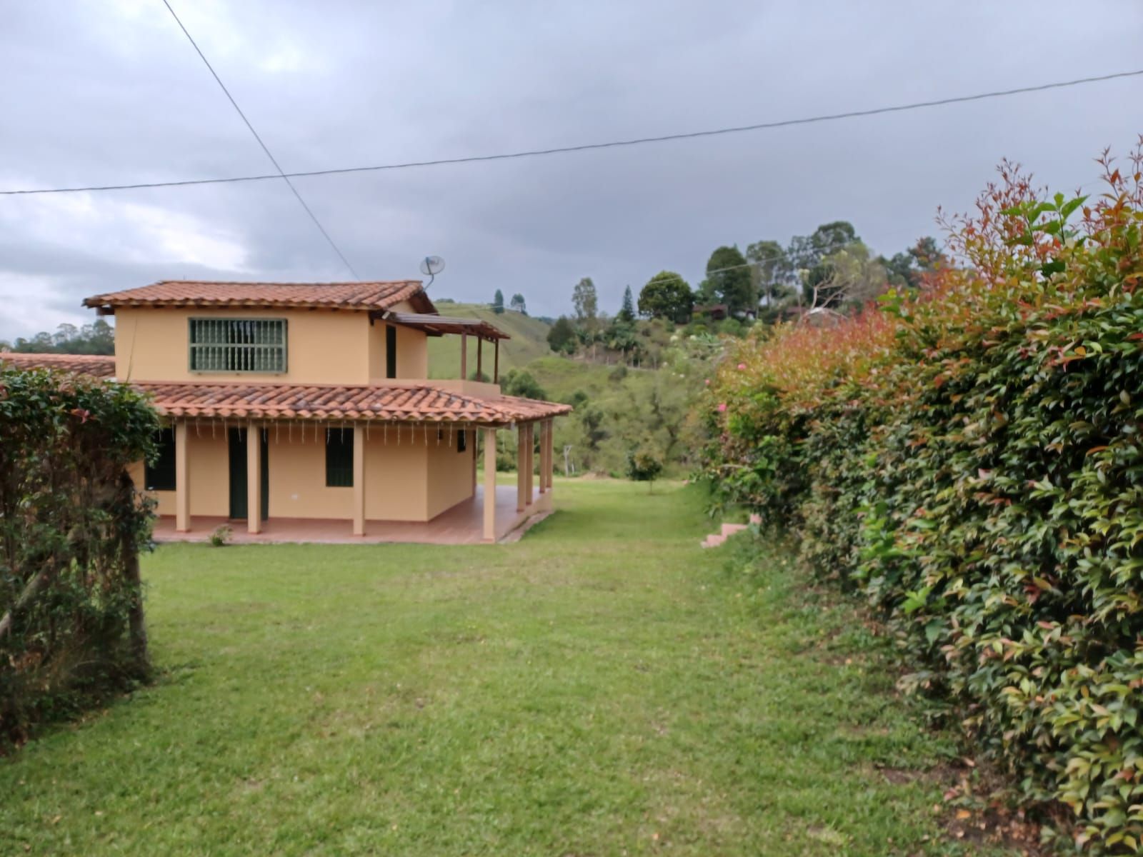 Casa Campestre en venta Antioquia Rionegro Cuatro Esquinas 100 m2 Habitaciones 2 Baños 2 Garajes 4 Precio $390000000