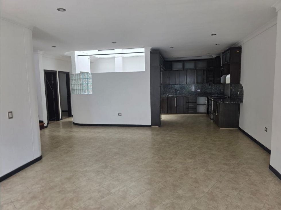 Casa en arriendo Antioquia Sabaneta Holanda 340 m2 Habitaciones 6 Baños 6 Garajes 2 Precio $6500000