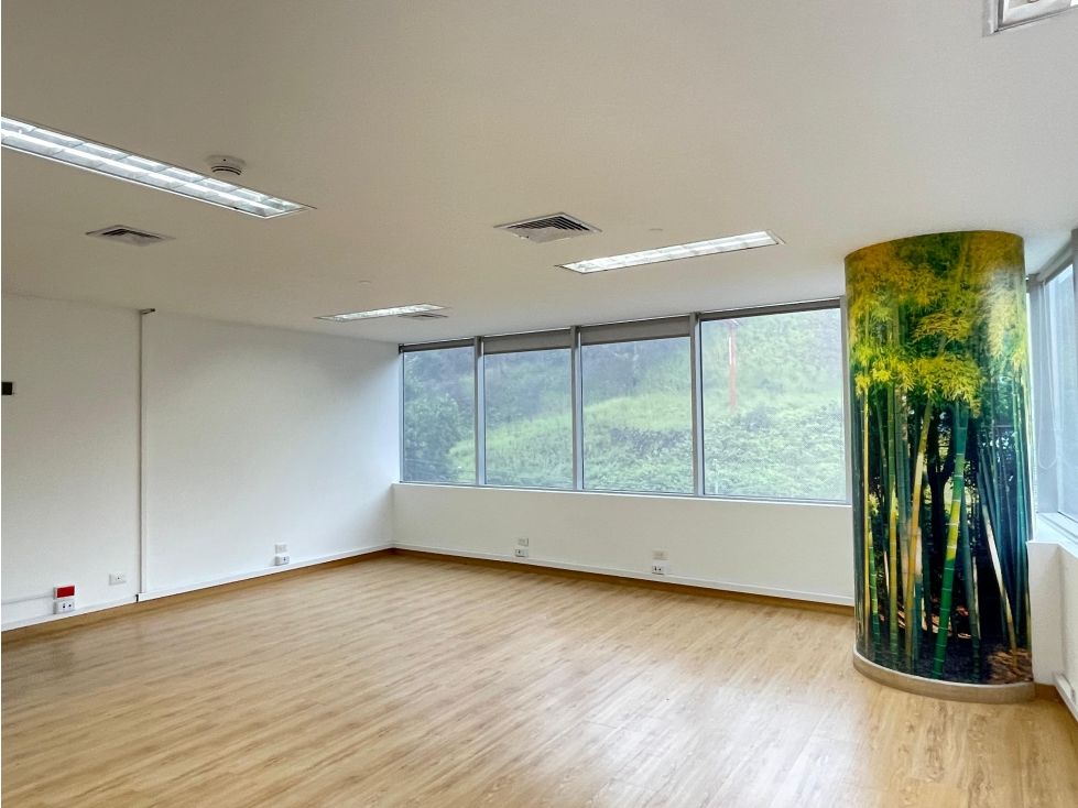 Oficina en arriendo o venta Antioquia Medellín San Diego 45 m2 Habitaciones 0 Baños 1 Garajes 3 Precio venta $680000000 Precio arriendo $4500000