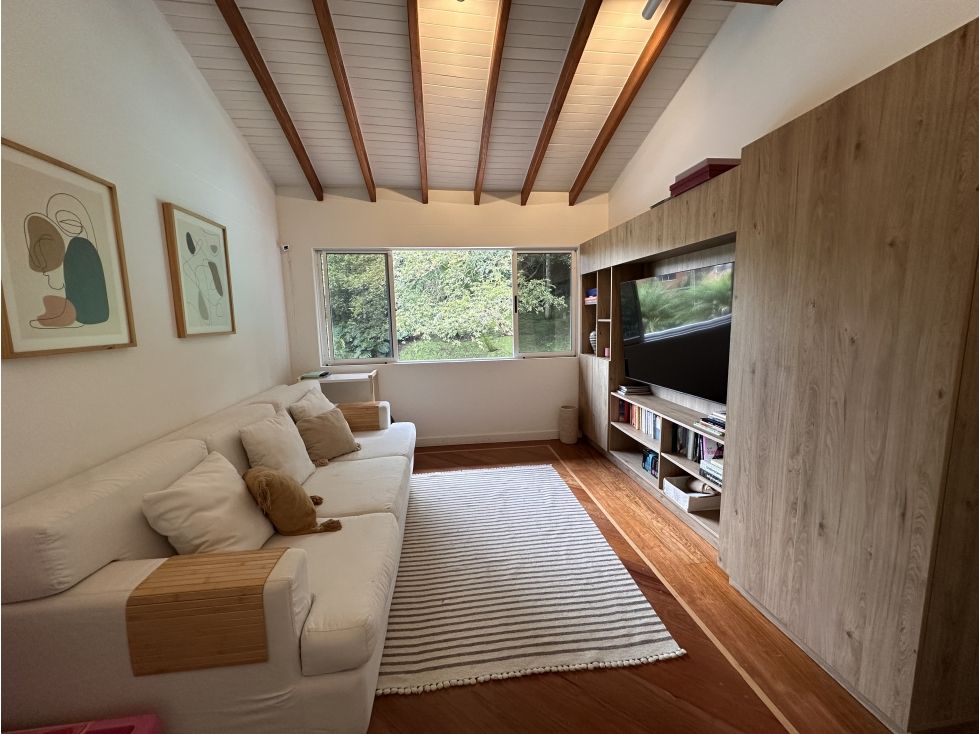 Casa en arriendo Antioquia Medellín San Lucas 300 m2 Habitaciones 3 Baños 3 Garajes 2 Precio $14000000