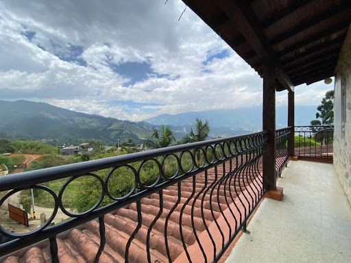 Finca en arriendo Antioquia Sabaneta La Florida 140 m2 Habitaciones 3 Baños 2 Garajes 10 Precio $8000000