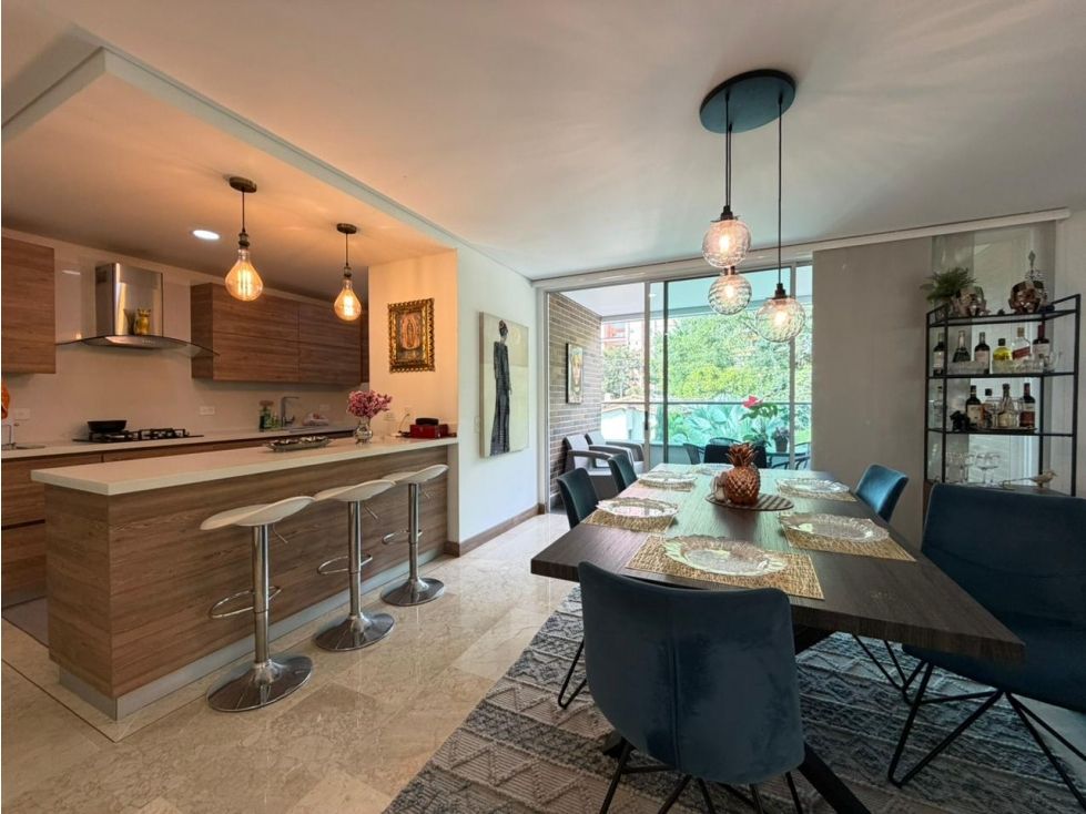 Apartamento en arriendo Antioquia Medellín Castropol 133 m2 Habitaciones 3 Baños 4 Garajes 2 Precio $10500000