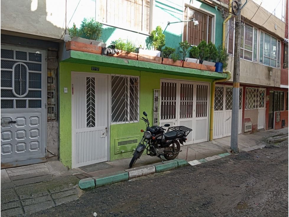 Casa en venta Cundinamarca Bogotá Ciudad Bachué 280 m2 Habitaciones 6 Baños 6 Garajes 1 Precio $630000000