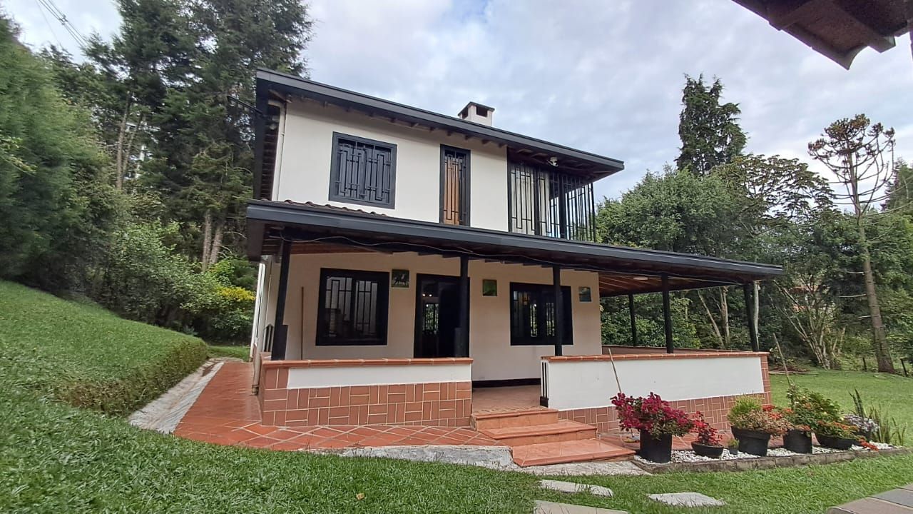 Finca en arriendo Antioquia Guarne Guarne 180 m2 Habitaciones 3 Baños 2 Garajes 0 Precio $4000000