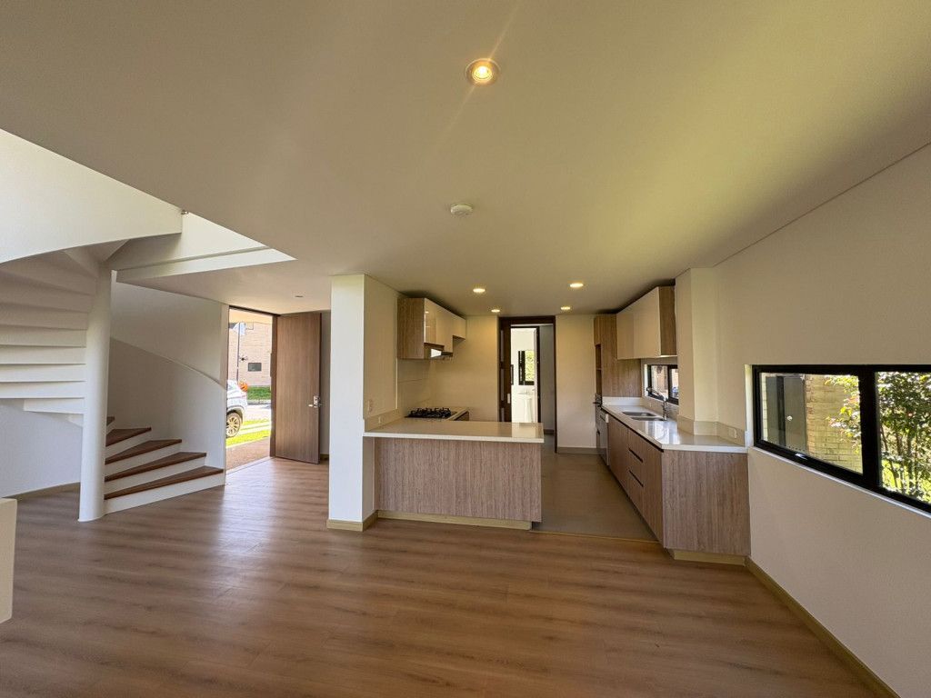 Casa en arriendo Cundinamarca Cota Cota 165 m2 Habitaciones 3 Baños 5 Garajes 3 Precio $6721000