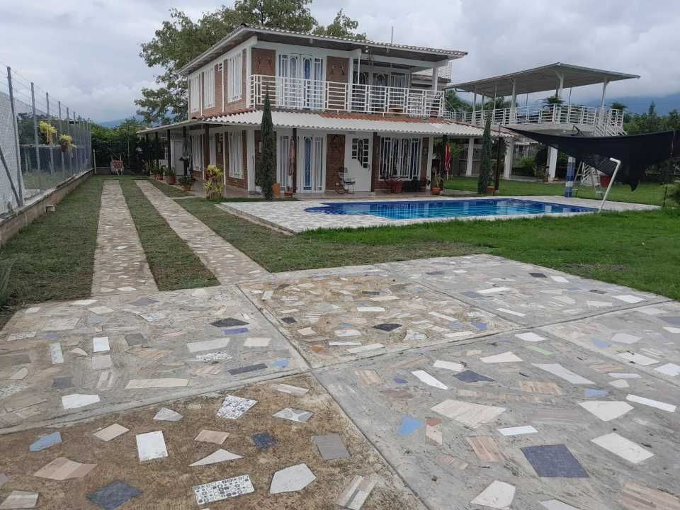 Casa en venta Valle Del Cauca El Cerrito El Cerrito 450 m2 Habitaciones 7 Baños 5 Garajes 7 Precio $1060000000