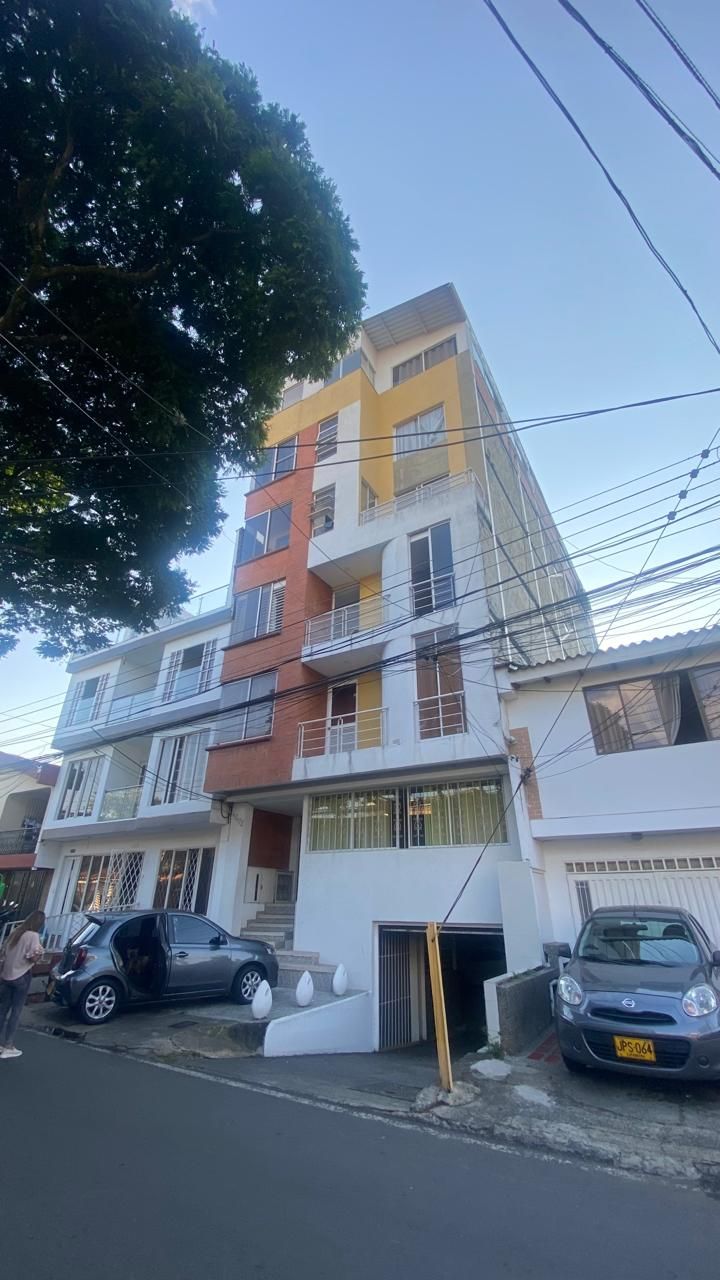 Edificio en venta Valle Del Cauca Cali Los Cámbulos 1008 m2 Habitaciones 19 Baños 9 Garajes 6 Precio $2800000000