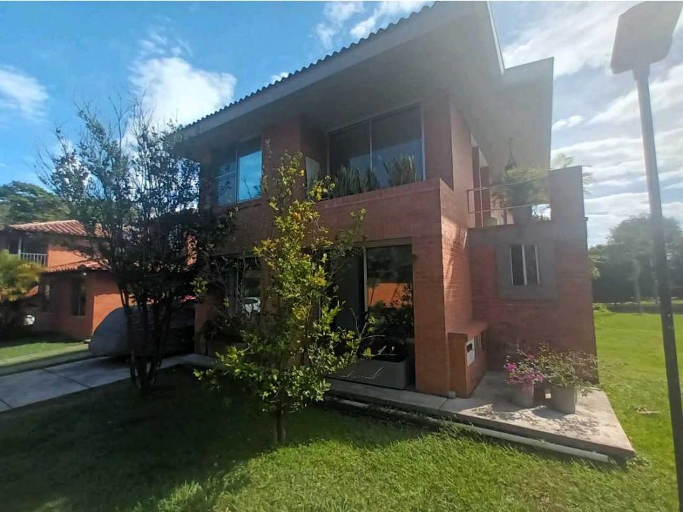 Casa en venta Valle Del Cauca Jamundí Cn Samanes De La Morada 230 m2 Habitaciones 3 Baños 5 Garajes 3 Precio $690000000