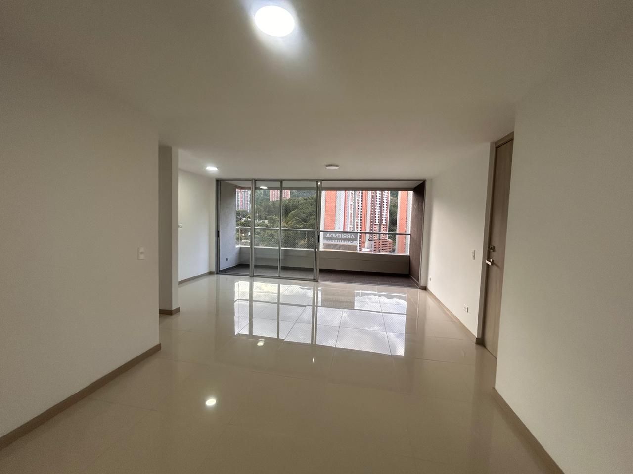 Apartamento en arriendo Antioquia Bello La Navarra 90 m2 Habitaciones 3 Baños 2 Garajes 1 Precio $2800000