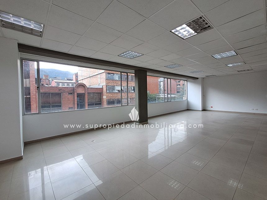 Oficina en arriendo Cundinamarca Bogotá Lago Gaitan 100 m2 Habitaciones 0 Baños 2 Garajes 1 Precio $3500000