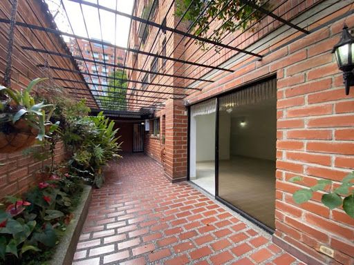 Apartamento en arriendo Antioquia Medellín Astorga 127 m2 Habitaciones 3 Baños 2 Garajes 1 Precio $5000000