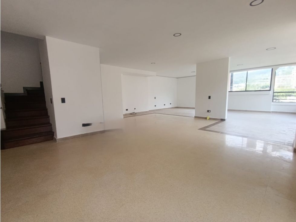 Apartamento en arriendo Antioquia Medellín El Tesoro 175 m2 Habitaciones 3 Baños 4 Garajes 2 Precio $6900000