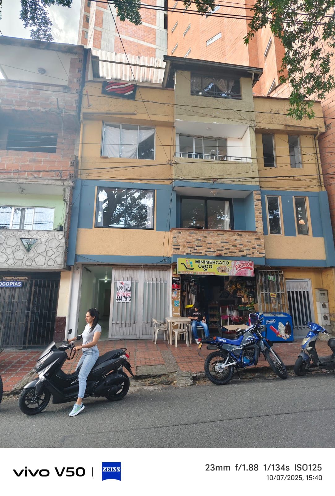 Local Comercial en arriendo Antioquia Medellín Los Alcazares 40 m2 Habitaciones 0 Baños 1 Garajes 0 Precio $2590000