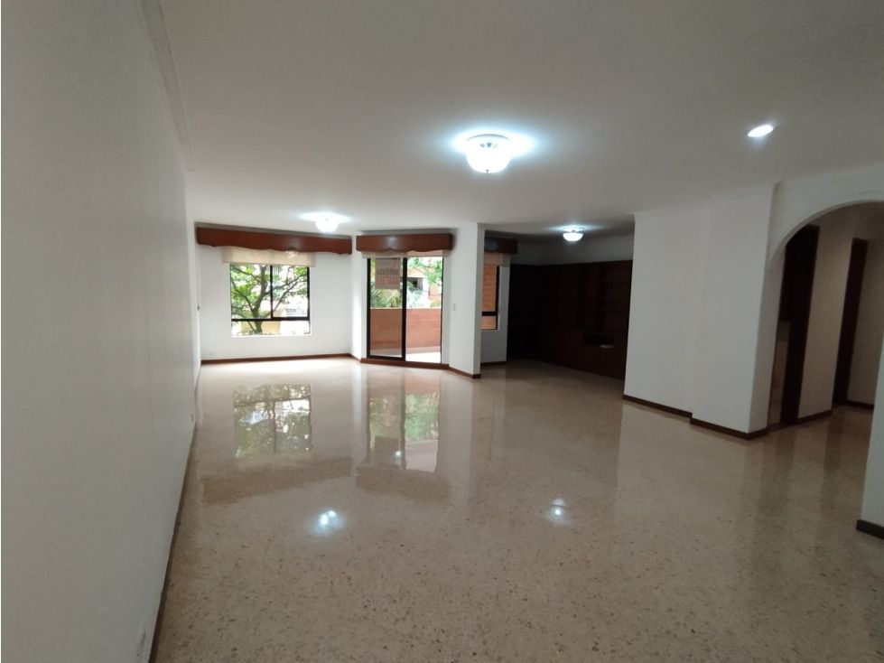 Apartamento en arriendo Antioquia Medellín Laureles 115 m2 Habitaciones 3 Baños 3 Garajes 2 Precio $4500000