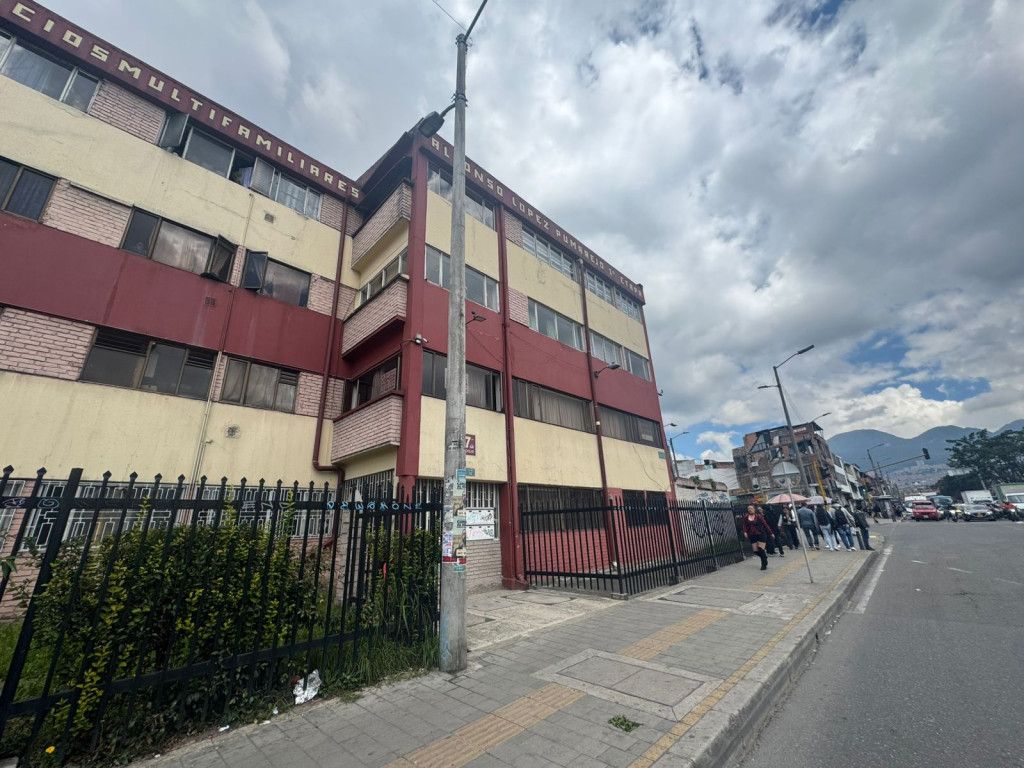 Apartamento en venta Cundinamarca Bogotá Restrepo Occidental 95 m2 Habitaciones 4 Baños 2 Garajes 0 Precio $400000000