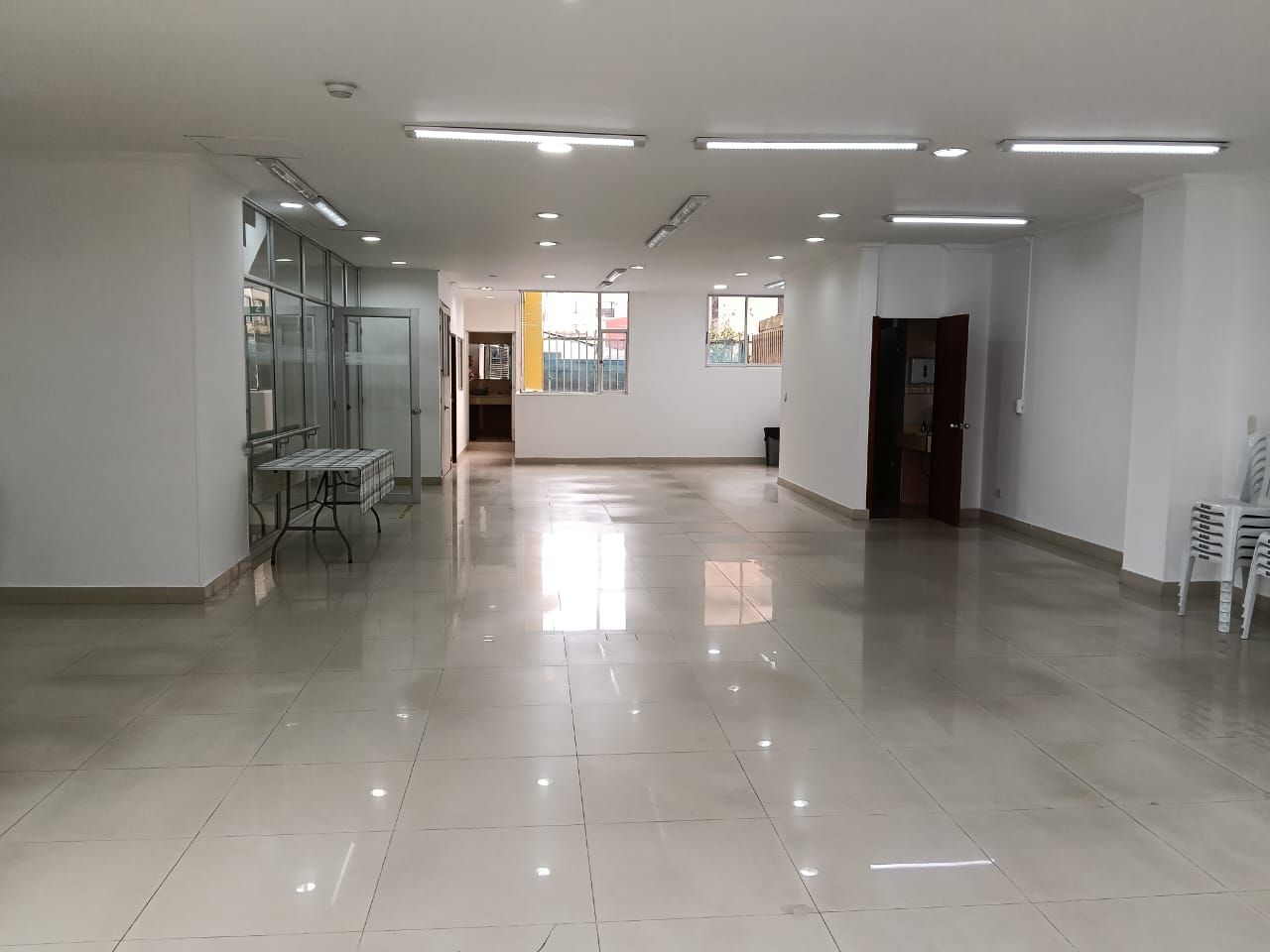 Oficina en arriendo Cundinamarca Bogotá Estoril 116 m2 Habitaciones 0 Baños 0 Garajes 1 Precio $9000000