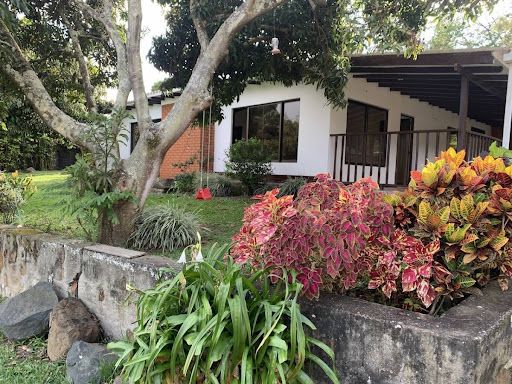 Casa en arriendo Valle Del Cauca Yumbo Yumbo 240 m2 Habitaciones 4 Baños 5 Garajes 3 Precio $4500000