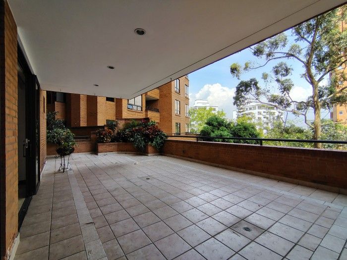Apartamento en venta Antioquia Medellín Urbanizacion Castilla Real 235 m2 Habitaciones 3 Baños 4 Garajes 2 Precio $1650000000