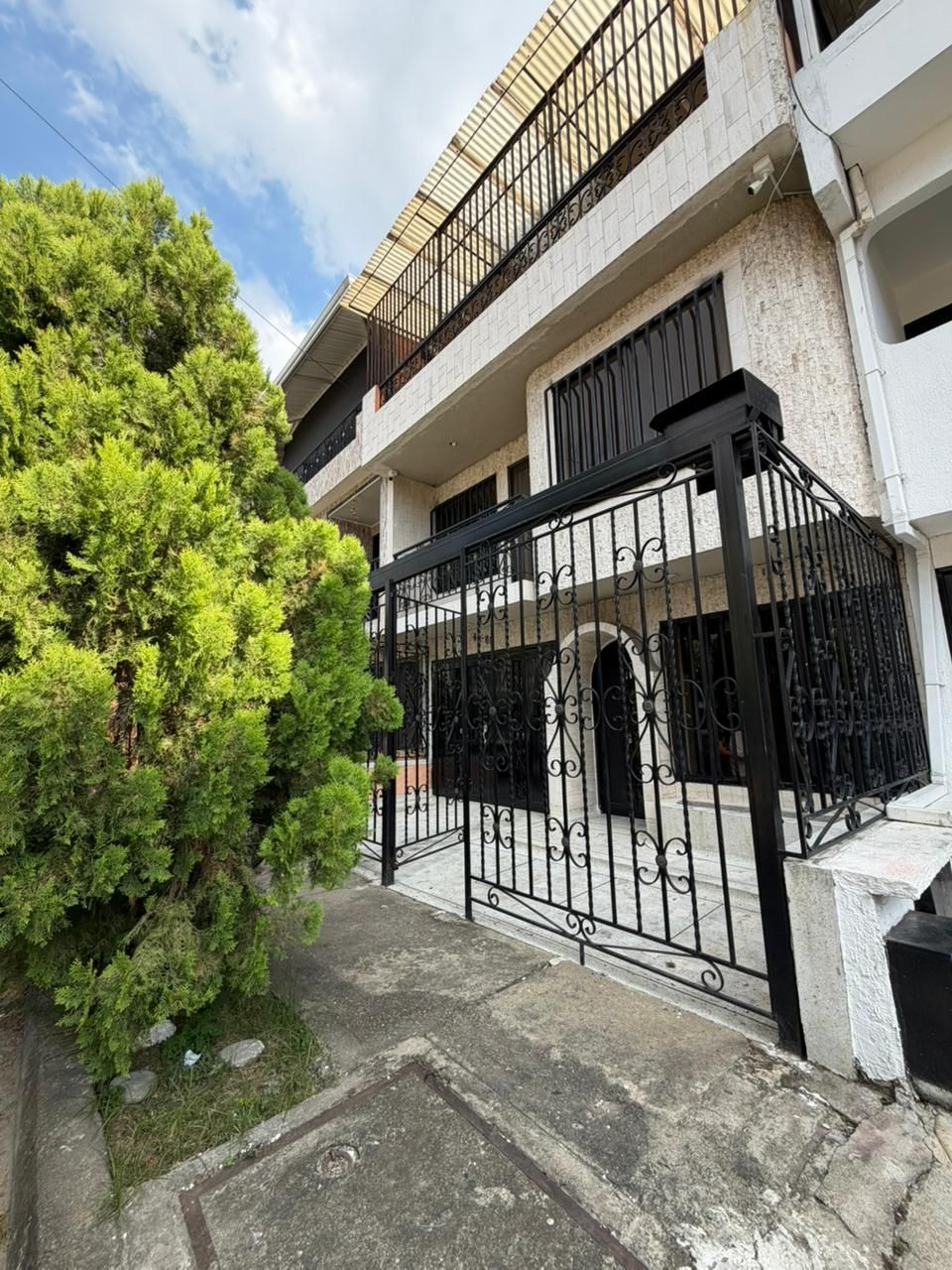 Casa en arriendo Valle Del Cauca Cali Caney 300 m2 Habitaciones 6 Baños 5 Garajes 1 Precio $2800000