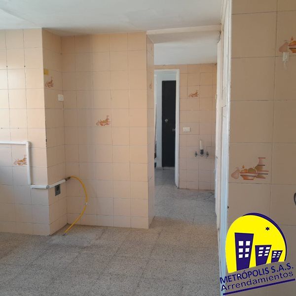 Apartamento en arriendo Antioquia Medellín Boston 160 m2 Habitaciones 5 Baños 3 Garajes 0 Precio $2500000