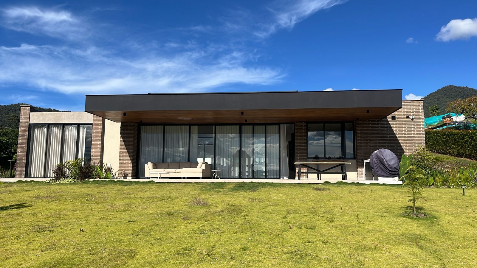 Casa en venta Antioquia La Ceja Cuatro Esqunas 374 m2 Habitaciones 4 Baños 5 Garajes 2 Precio $3400000000