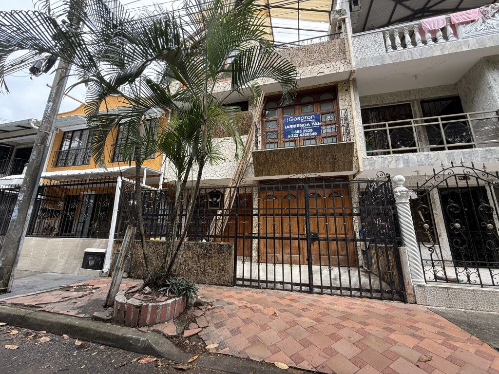 Casa en arriendo Valle Del Cauca Cali Ciudad 2000 180 m2 Habitaciones 4 Baños 4 Garajes 1 Precio $2920000