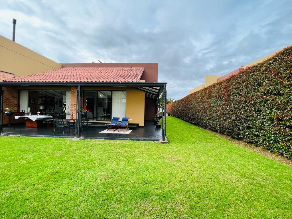 Casa en arriendo Cundinamarca Chía Chia 410 m2 Habitaciones 3 Baños 5 Garajes 4 Precio $10140000
