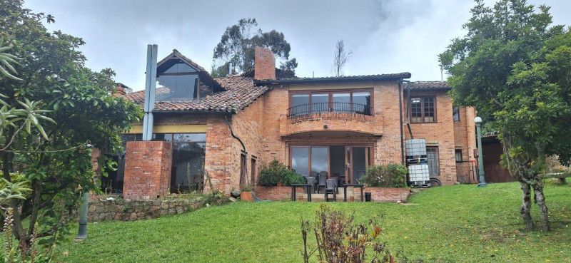 Casa en venta Cundinamarca Bogotá San Isidro 428 m2 Habitaciones 3 Baños 3 Garajes 3 Precio $1950000000
