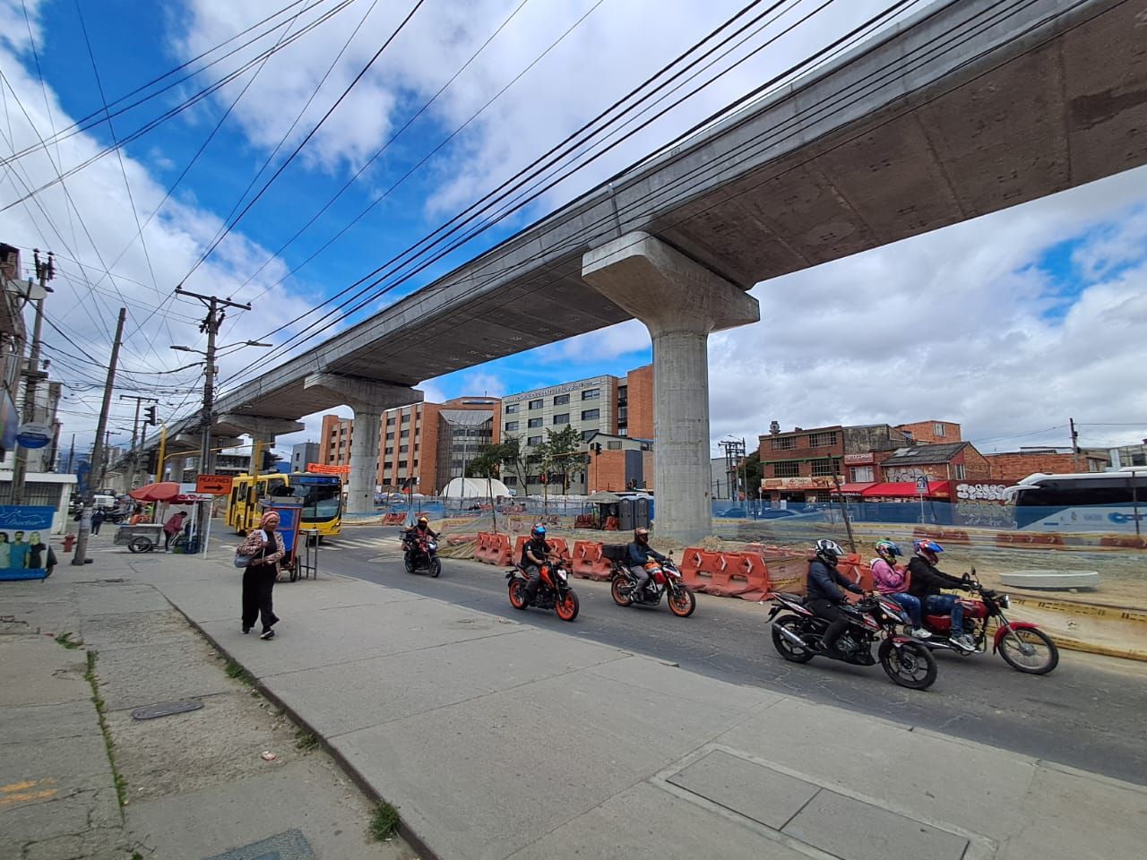 Local en arriendo Cundinamarca Bogotá Super Manzana 8 120 m2 Habitaciones 0 Baños 0 Garajes 0 Precio $4000000