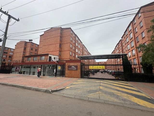 Apartamento en arriendo Cundinamarca Bogotá Cjr Nuevo Recreo Eta Ii 50 m2 Habitaciones 3 Baños 1 Garajes 0 Precio $750000