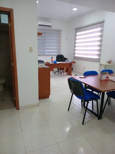 Oficina en arriendo Bolívar Cartagena El Bosque 400 m2 Habitaciones 0 Baños 6 Garajes 3 Precio $27000000