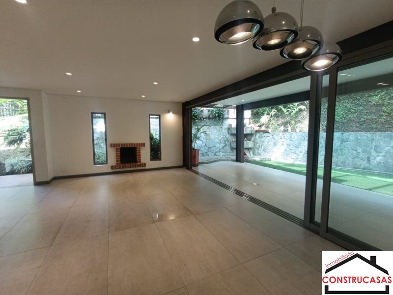 Casa en arriendo Antioquia Envigado El Chocho 240 m2 Habitaciones 3 Baños 4 Garajes 1 Precio $10000000