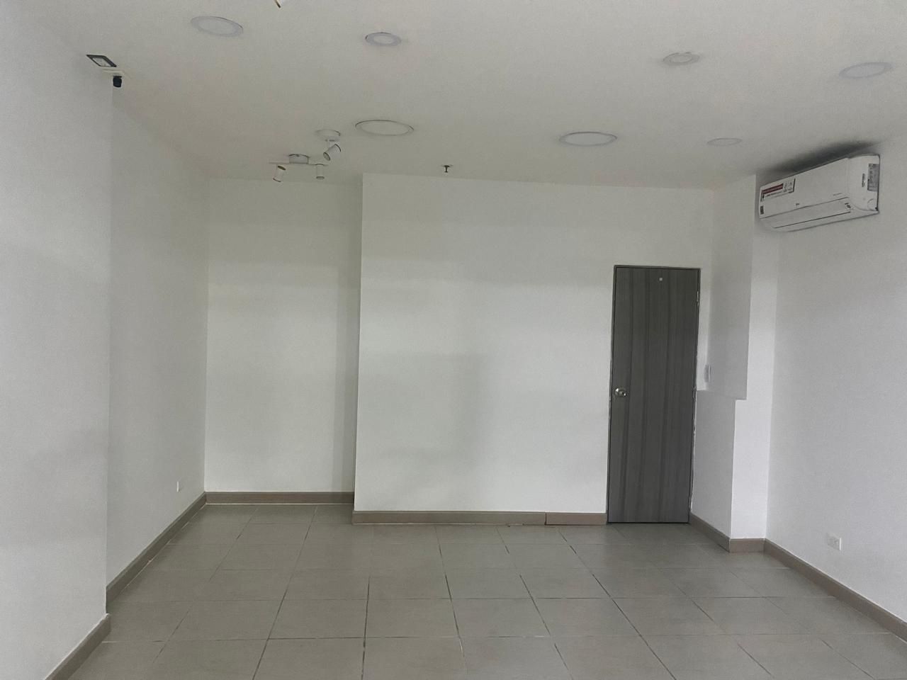 Local en arriendo Antioquia Medellín Castropol 30 m2 Habitaciones 0 Baños 1 Garajes 1 Precio $3300000