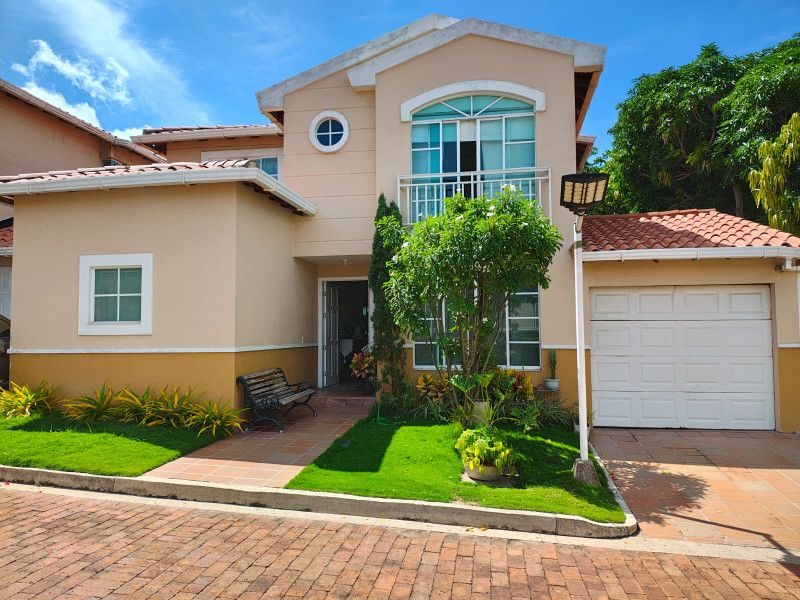 Casa en venta Atlántico Barranquilla Cr Quintas De La Castellana 245 m2 Habitaciones 3 Baños 4 Garajes 2 Precio $1200000000