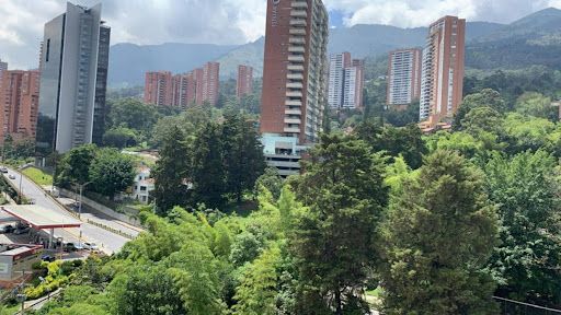 Apartaestudio en arriendo Antioquia Medellín Los Naranjos 56 m2 Habitaciones 1 Baños 2 Garajes 1 Precio $3800000