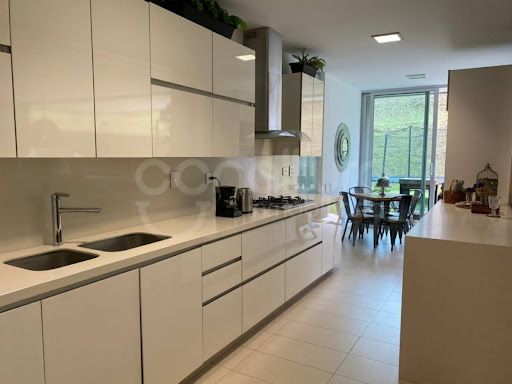 Casa en arriendo Antioquia Medellín Las Palmas 300 m2 Habitaciones 3 Baños 5 Garajes 2 Precio $17000000