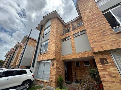 Casa en arriendo Cundinamarca Chía Cr Pinares 187 m2 Habitaciones 4 Baños 4 Garajes 3 Precio $4800000