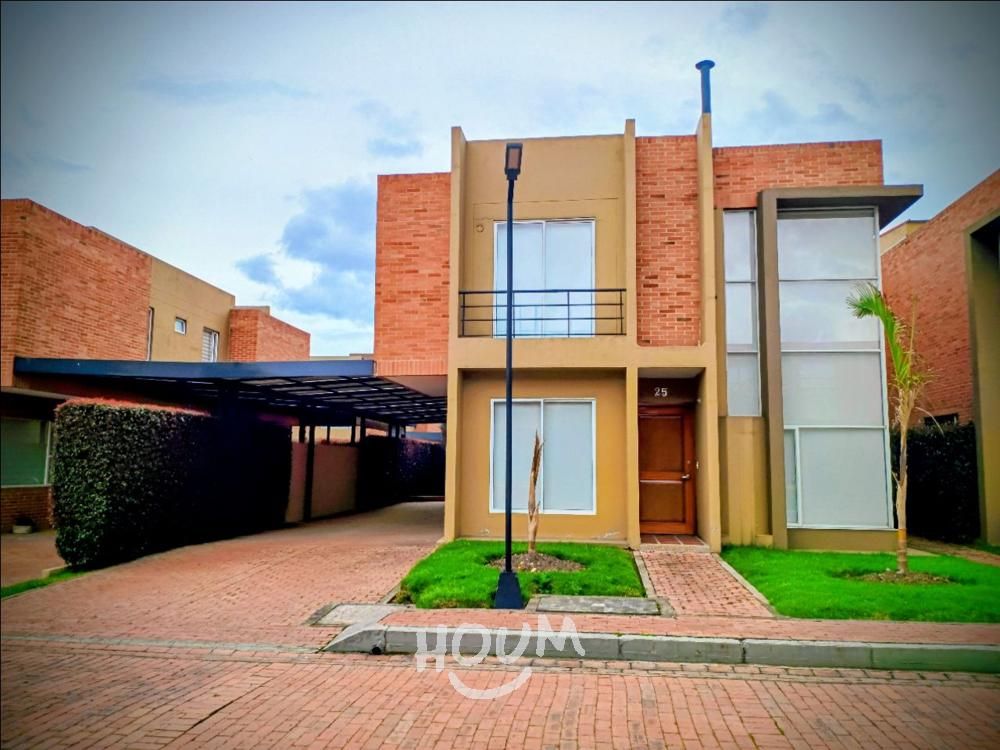 Casa en arriendo Cundinamarca Cajicá Vda Canelon 225 m2 Habitaciones 3 Baños 4 Garajes 4 Precio $7000000