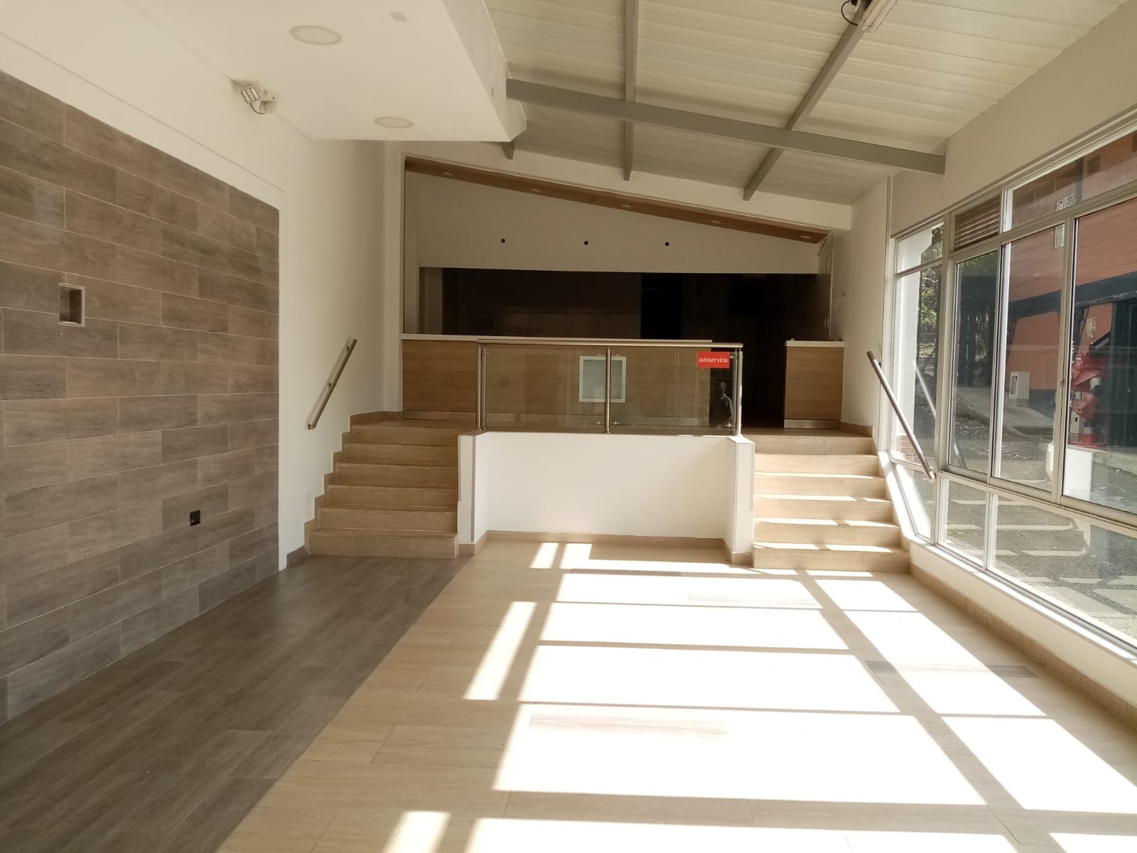 Local en arriendo Risaralda Pereira Jardin De Velez Y Velez 200 m2 Habitaciones 0 Baños 2 Garajes 0 Precio $6500000