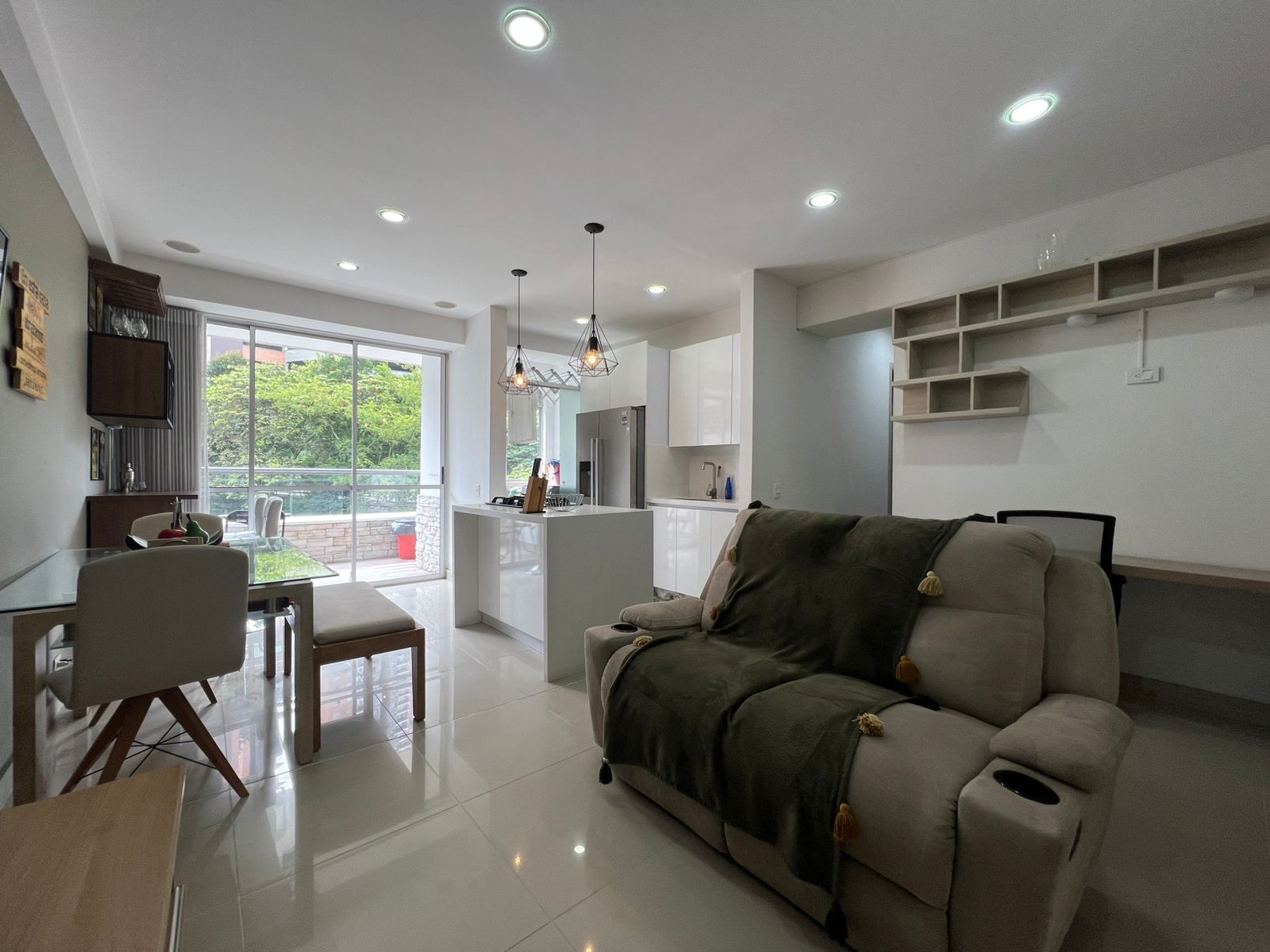 Apartamento en arriendo Antioquia Envigado Loma Del Barro 75 m2 Habitaciones 3 Baños 2 Garajes 2 Precio $3650000