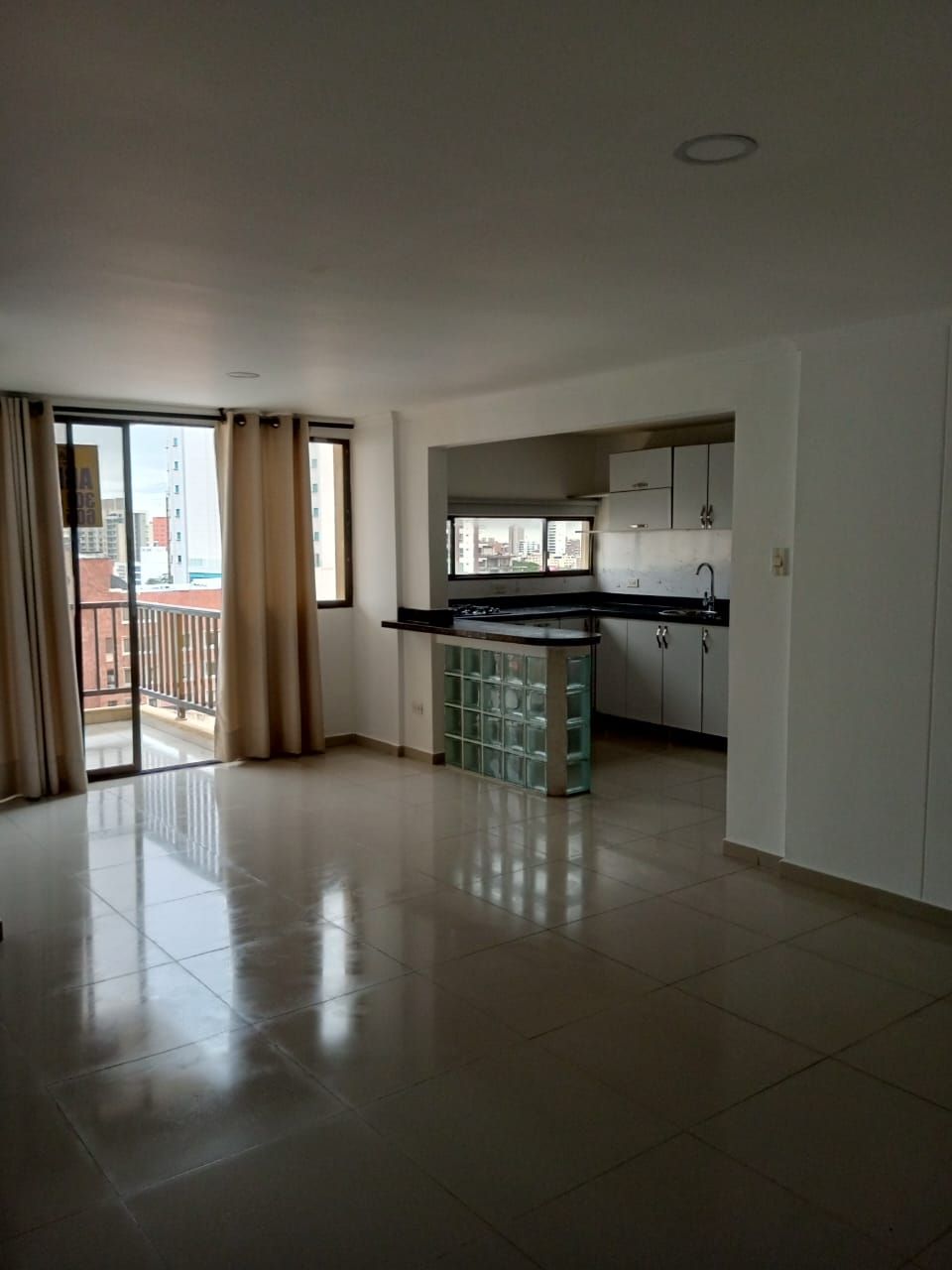 Apartamento en arriendo Atlántico Barranquilla Altos Del Prado 99 m2 Habitaciones 2 Baños 3 Garajes 1 Precio $1800000