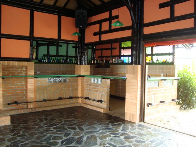 Local en arriendo Risaralda Pereira Jardin De Velez Y Velez 1800 m2 Habitaciones 0 Baños 6 Garajes 0 Precio $8500000