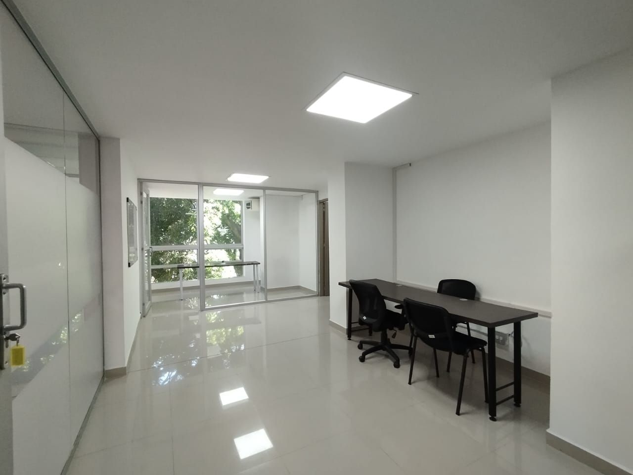Oficina en arriendo Antioquia Medellín Suramericana 40 m2 Habitaciones 0 Baños 0 Garajes 0 Precio $3950000